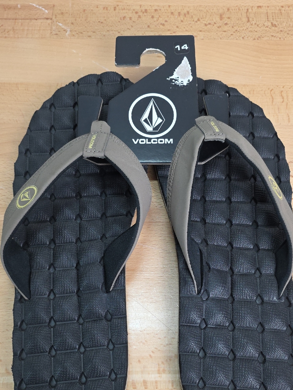 Volcom Men's Flip Flops in Black and Gray-Tan Straps Size 15